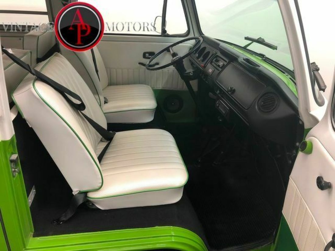 1972 Volkswagen BAY WINDOW BUS WESTFALIA SHOW QUALITY! - photo 8
