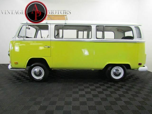 1972 Volkswagen Bus/Vanagon TIN TOP WITH RARE PANORAMIC SUN-ROOF!! - photo 3