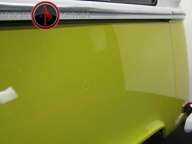 1972 Volkswagen Bus/Vanagon TIN TOP WITH RARE PANORAMIC SUN-ROOF!! - photo 9