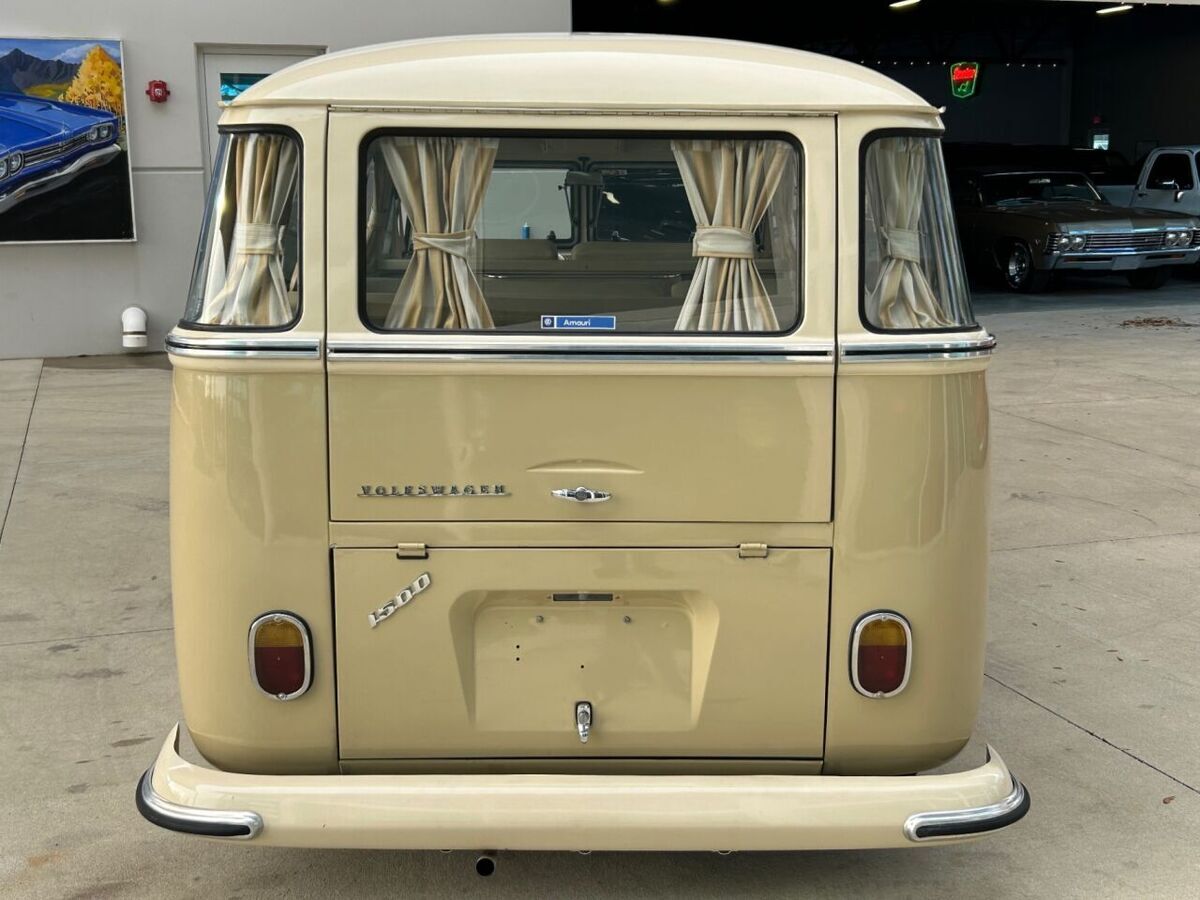 1972 Volkswagen Type II - photo 6