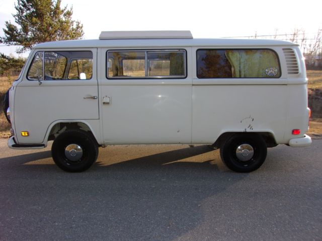 1972 Volkswagen Bus/Vanagon Riviera camper - photo 4
