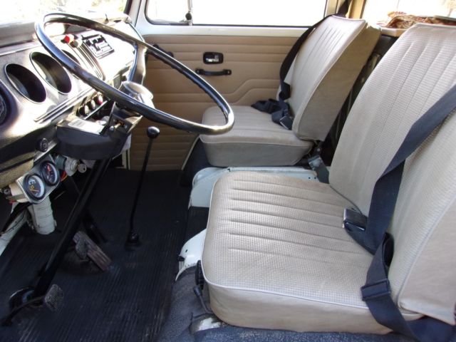 1972 Volkswagen Bus/Vanagon Riviera camper - photo 6