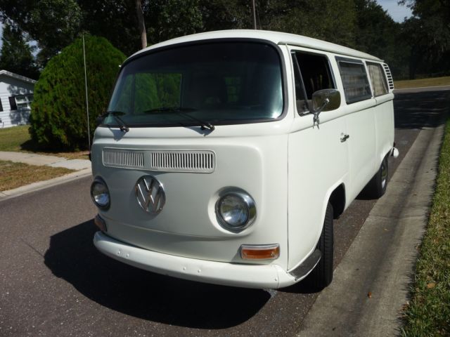 1972 VW Volkswagen Westfalia Van Type 2 Westy Campmobile Day camper 1972 Volkswagen Bus/Vanagon