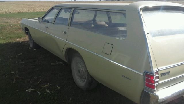1972 Plymouth Fury Suburban