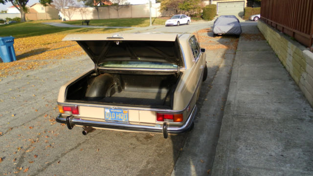 1973 Mercedes-Benz 200-Series Beautifully Trimmed - photo 11