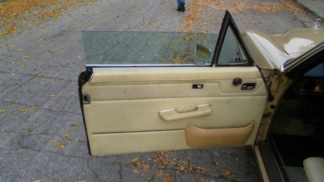 1973 Mercedes-Benz 200-Series Beautifully Trimmed - photo 5