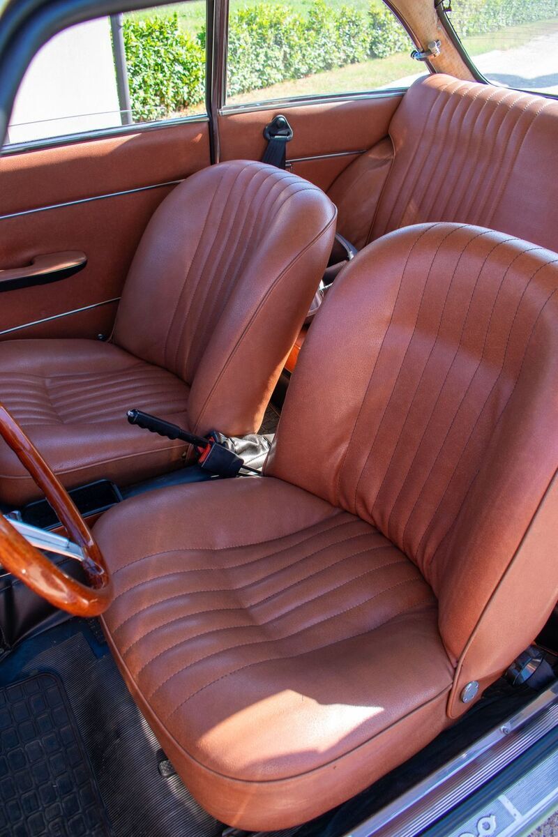 1973 Alfa Romeo GT Junior 1600 RESTORED 1973 ALFA ROMEO GT JUNIOR 1600 - photo 11