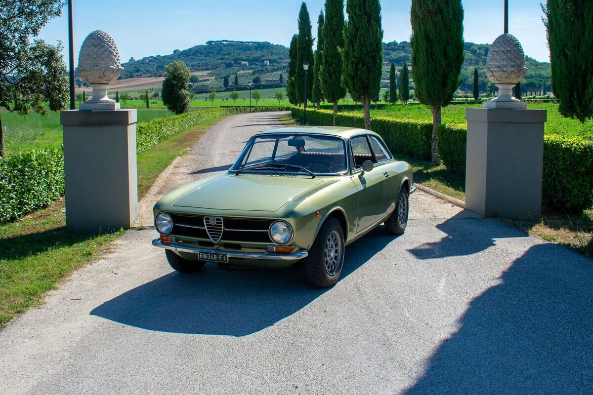1973 Alfa Romeo GT Junior 1600 RESTORED 1973 ALFA ROMEO GT JUNIOR 1600 - photo 4