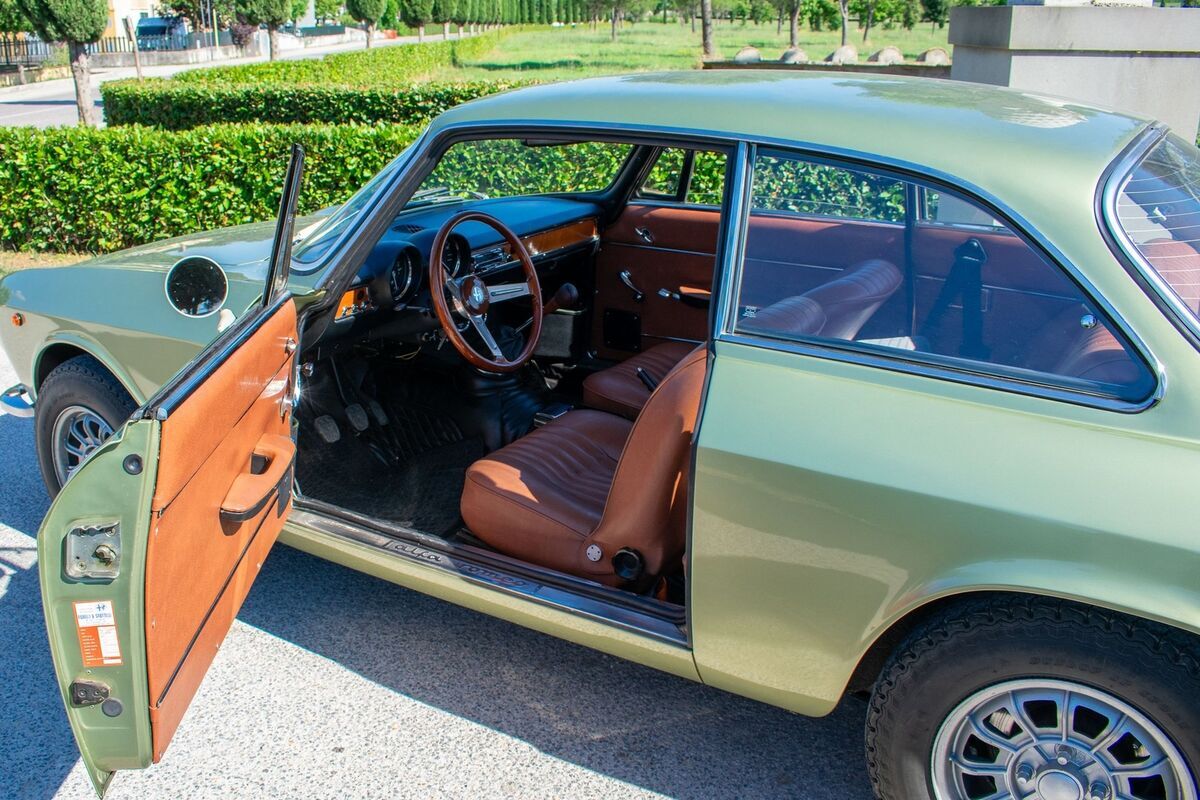 1973 Alfa Romeo GT Junior 1600 RESTORED 1973 ALFA ROMEO GT JUNIOR 1600 - photo 8