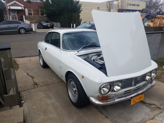 1973 Alfa Romeo GTV 2000 1973 Alfa Romeo GTV