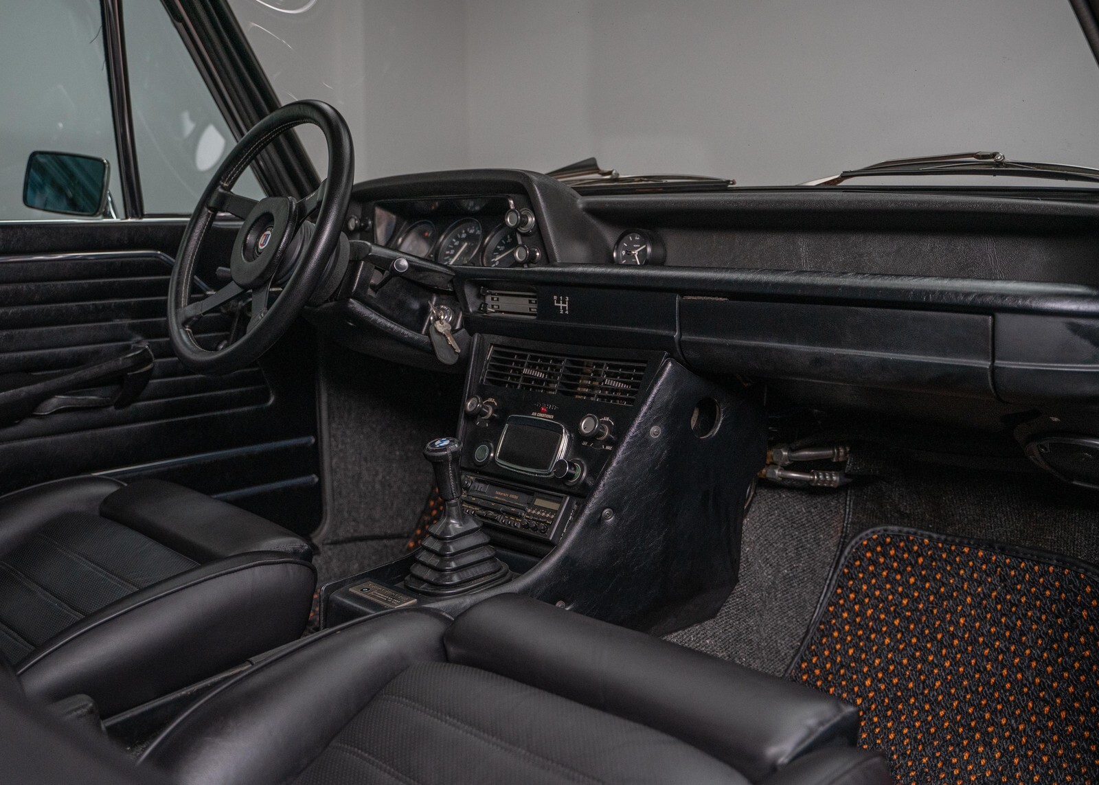 1973 BMW 2002 Tii M2 - Rotisserie Restoration - Collector Grade - photo 10