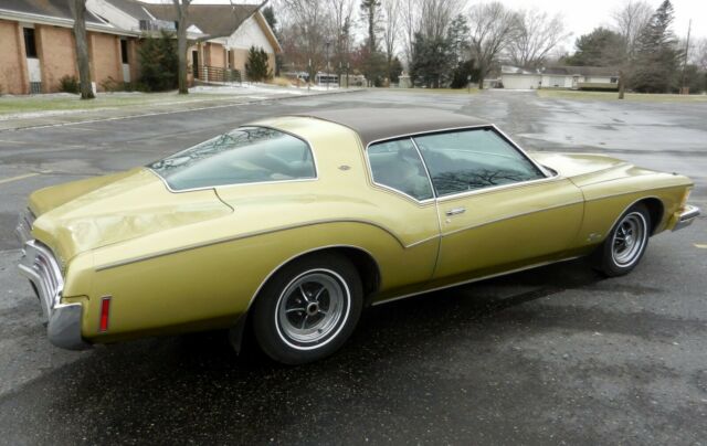 1973 Buick Riviera Boat Tail 2 Two Door Hardtop Coupe 455 V8 Big Block 1973 Buick Riviera base