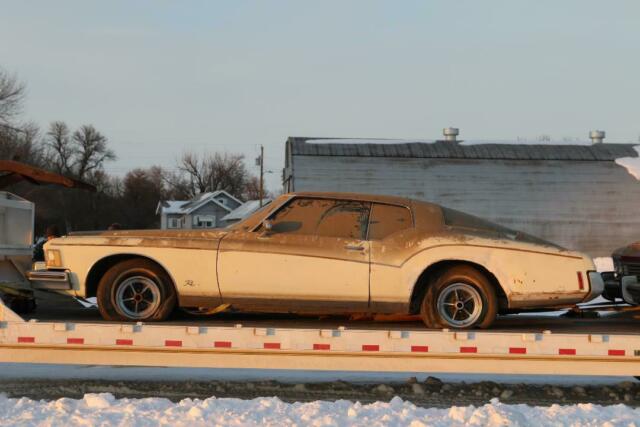 1973 Buick Riviera Red White - photo 2