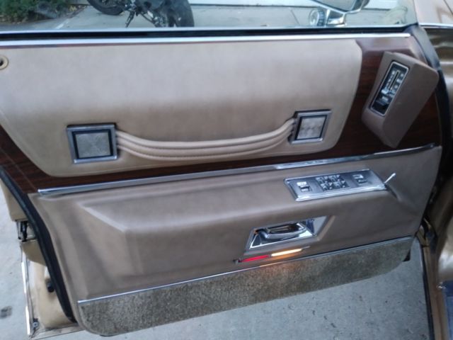 1973 Cadillac DeVille Gold with Tan Vinyl Top - photo 10
