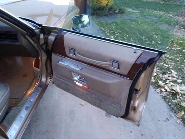 1973 Cadillac DeVille Gold with Tan Vinyl Top - photo 13