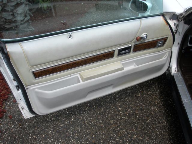 1973 Chevrolet Camaro White with Black Vinyl Top - photo 12