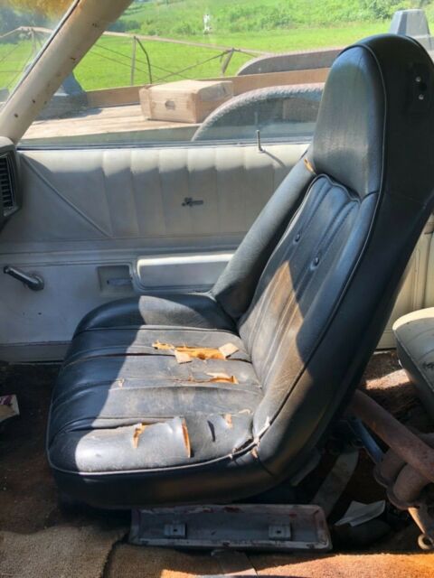 1973 chevelle laguna body solid car. Good floors and trunk. swivel bucket seats 1973 Chevrolet Chevelle Chevelle laguna