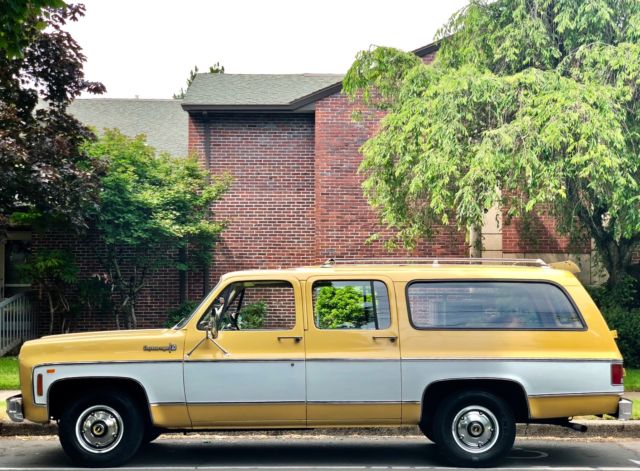 1973 Chevrolet Suburban CHEYENNE SUPER