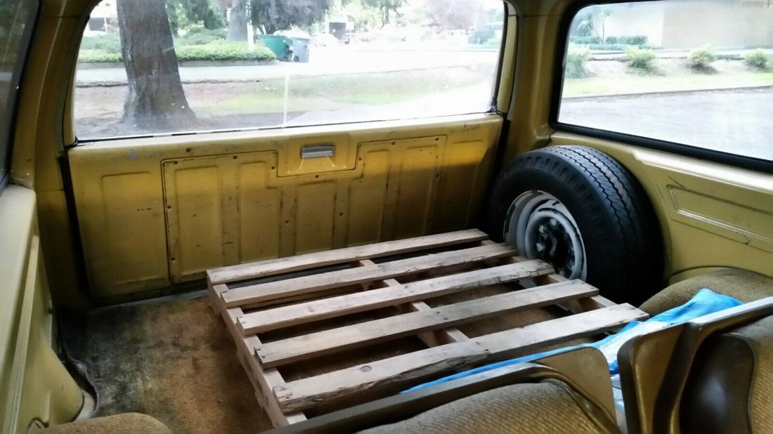 1973 Chevrolet Suburban - photo 11