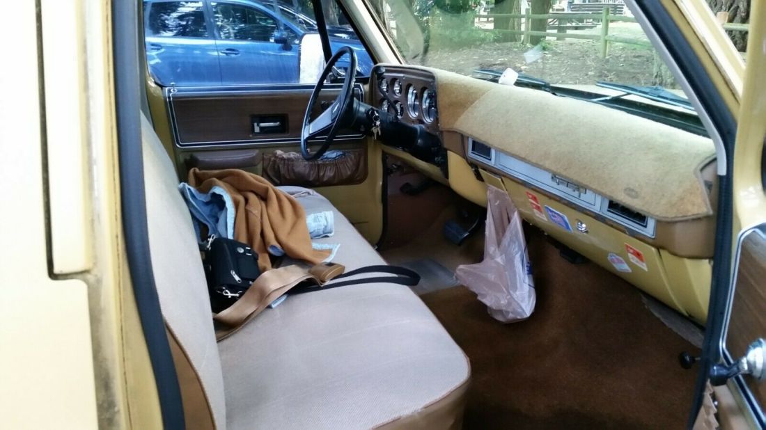 1973 Chevrolet Suburban - photo 9