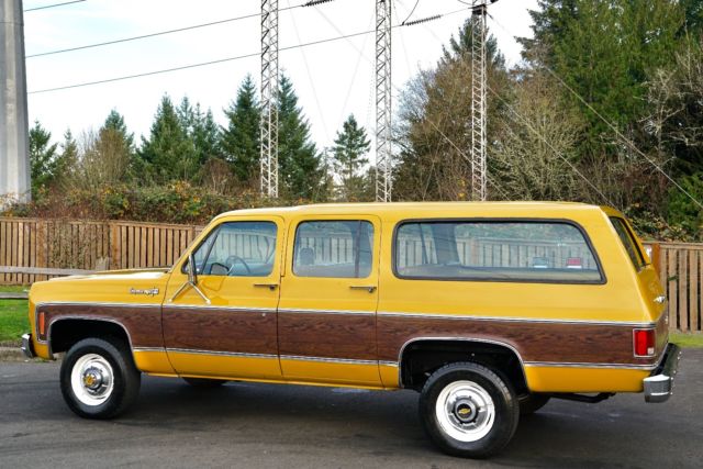 1973 Chevrolet Suburban Cheyenne Super - photo 2