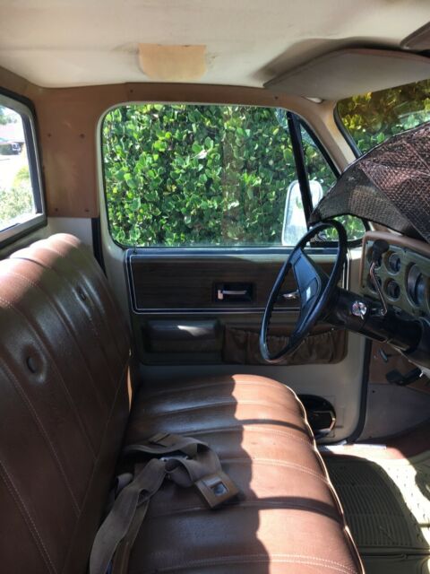 1973 Chevrolet C/K Pickup 2500 Camper Special - photo 6