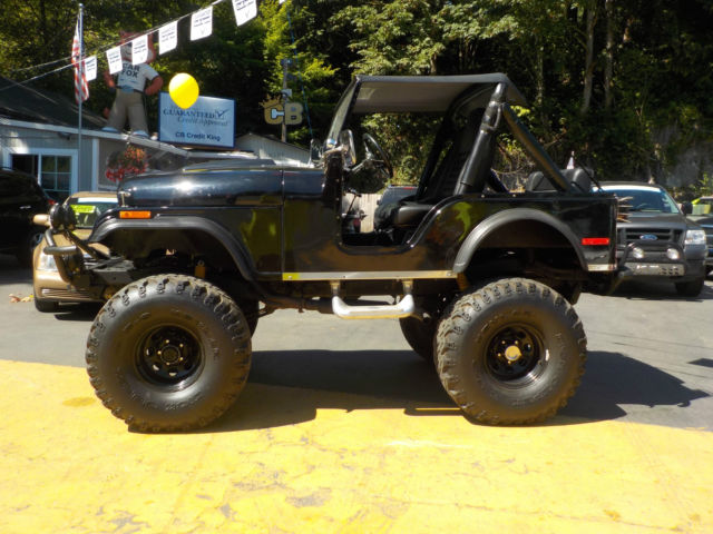 1973 CJ 5 w/304 AMC V8 The transmission is a BORG Warner T-15 4 speed 1973 Jeep CJ