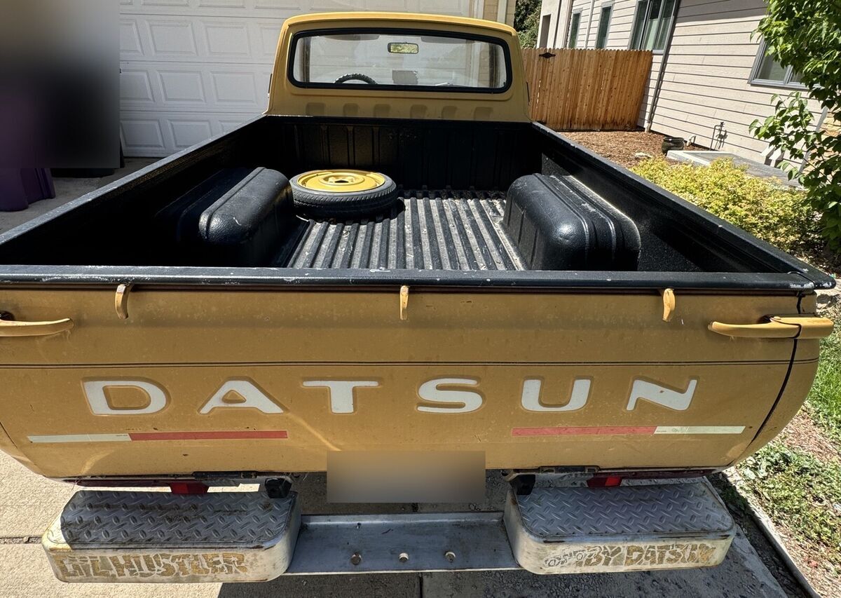 1973 Datsun 620 Pickup - photo 2