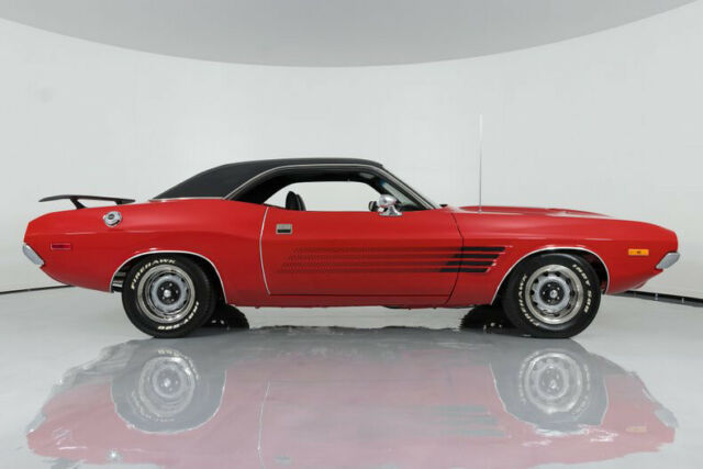 1973 Dodge Challenger 340 V8 w/ 6-Pack - photo 10