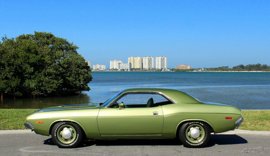 1973 Dodge Challenger A 4 speed manual transmission Classic Pistol Grip - photo 2
