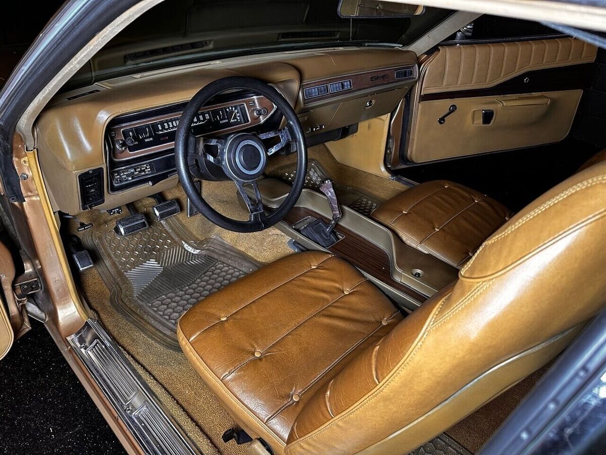 1973 Dodge Charger 440cid PISTOL GRIP 4 SPEED MANUAL- REAL NICE PAINT - photo 2