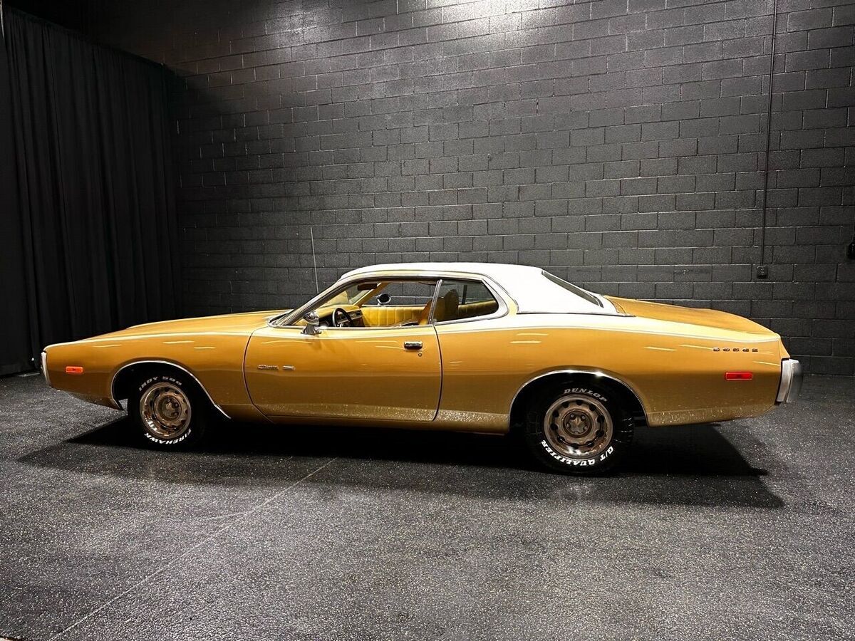 1973 Dodge Charger 440cid PISTOL GRIP 4 SPEED MANUAL- REAL NICE PAINT - photo 6