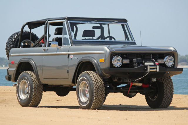 1973 Ford Bronco 302 V8 with Air Conditioning Lifted all Power with Top Must See 1973 Ford Bronco