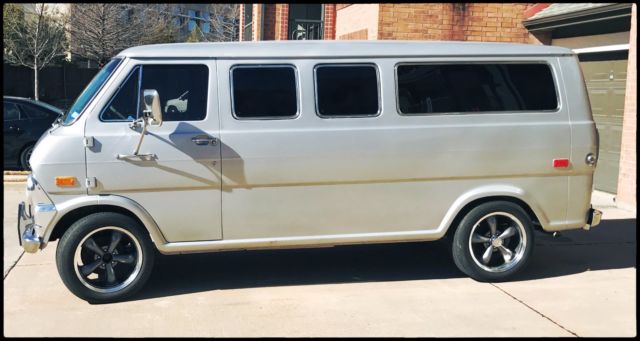 1973 Ford E-Series Van - photo 2