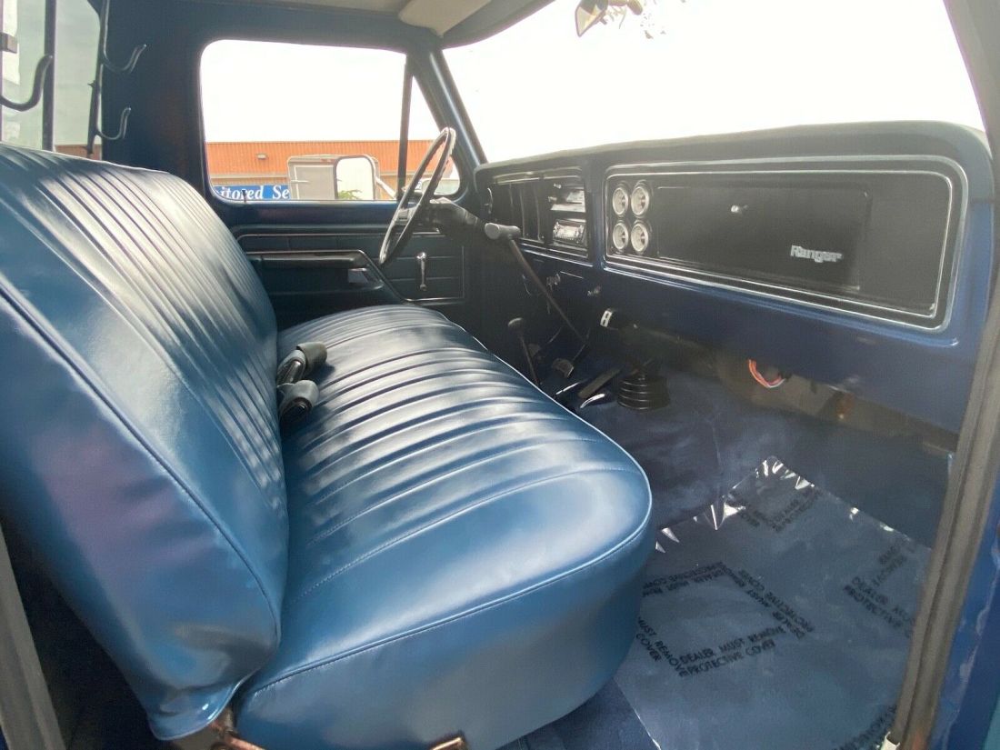 1973 Ford F-250 CUSTOM - photo 2