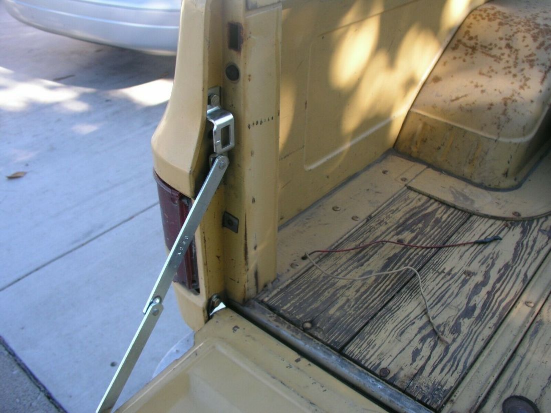1973 GMC Custom 2500 Classic Collector Stock Pickup Truck - photo 11