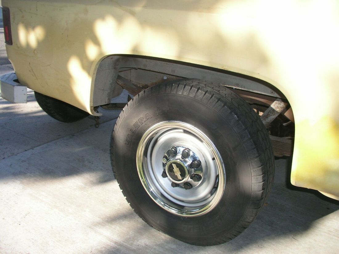 1973 GMC Custom 2500 Classic Collector Stock Pickup Truck - photo 9