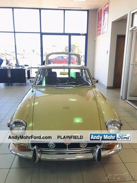 1973 MG GT hatchback - photo 2