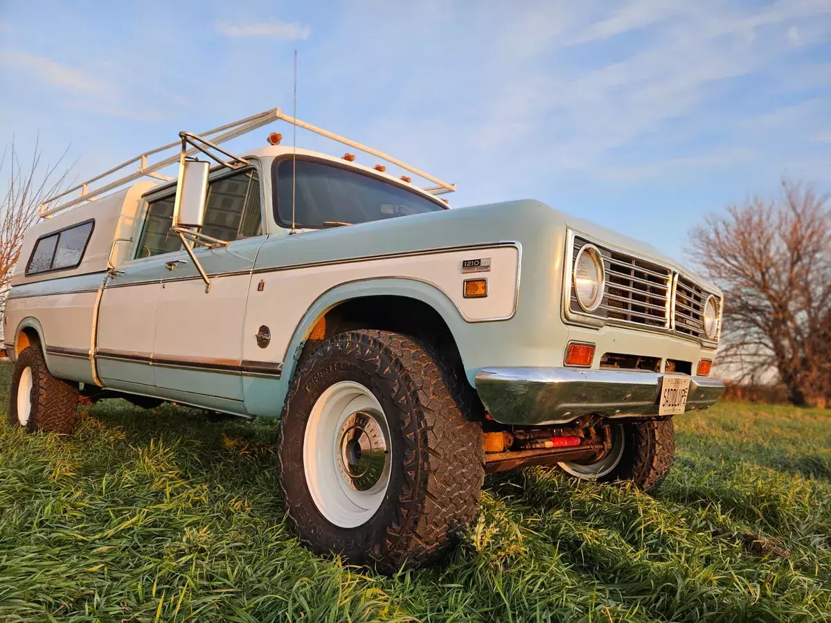 1973 International 1210 Travelette 4x4 1973 International Harvester 1210
