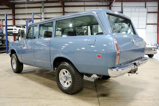 1973 International Harvester Travelall -- - photo 3