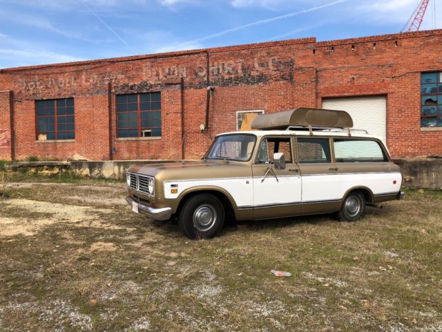 1973 International Harvester Travelall CUSTOM0