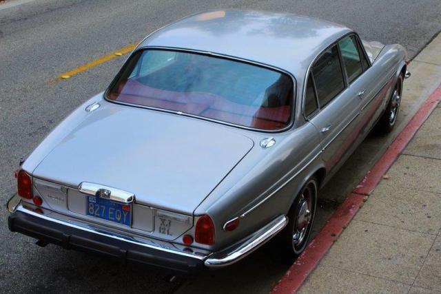 1973 Jaguar XJ12 Air Conditioning, Power Windows - photo 4