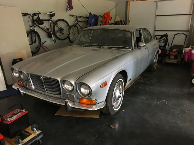 1973 Jaguar XJ12 Series I, Series 1 1973 Jaguar XJ12 Base