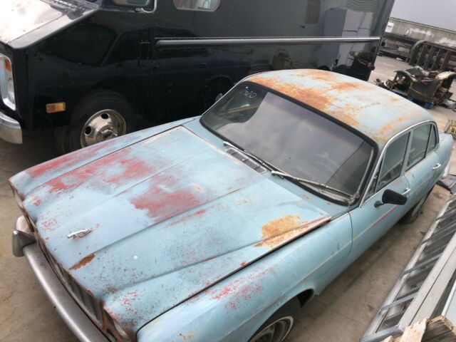 1973 Jaguar XJ6 Sedan - photo 3