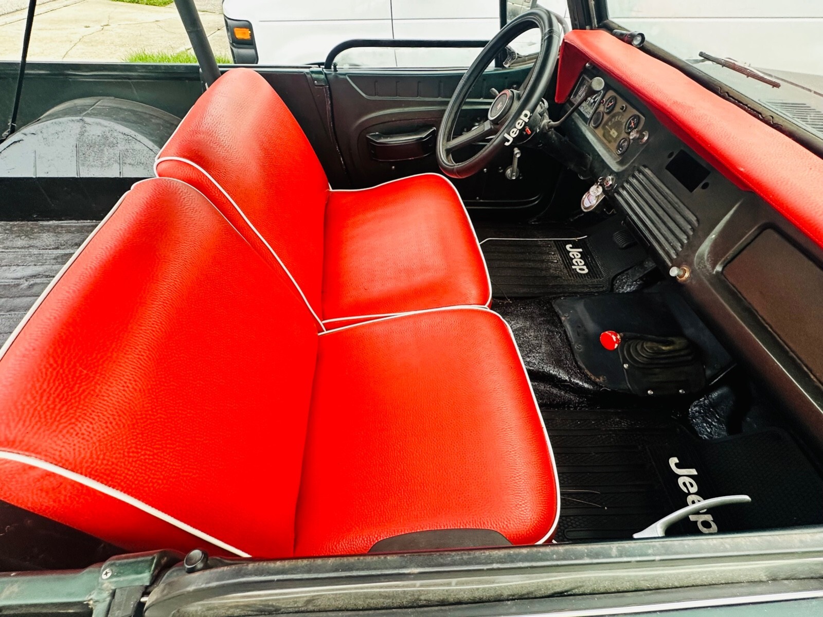 1973 Jeep Commando 258 6 Cyl Auto 4x4 Convertible Daily Driver - photo 11