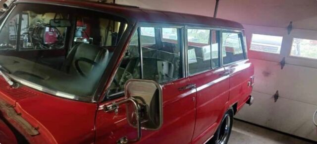 1973 Jeep Wagoneer red chome - photo 3