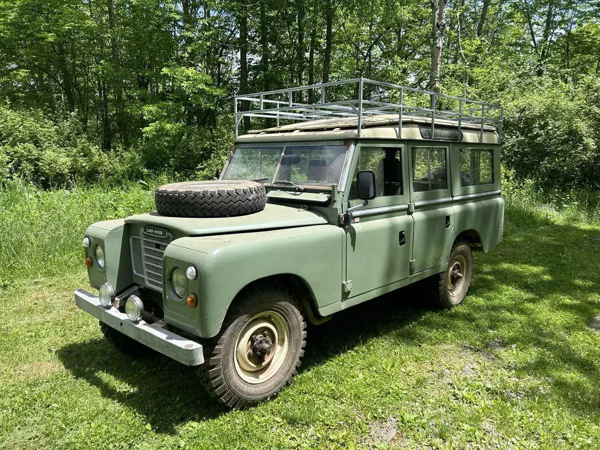 1973 Land Rover 109 SUV Green series III 1973 Land Rover 109 series III