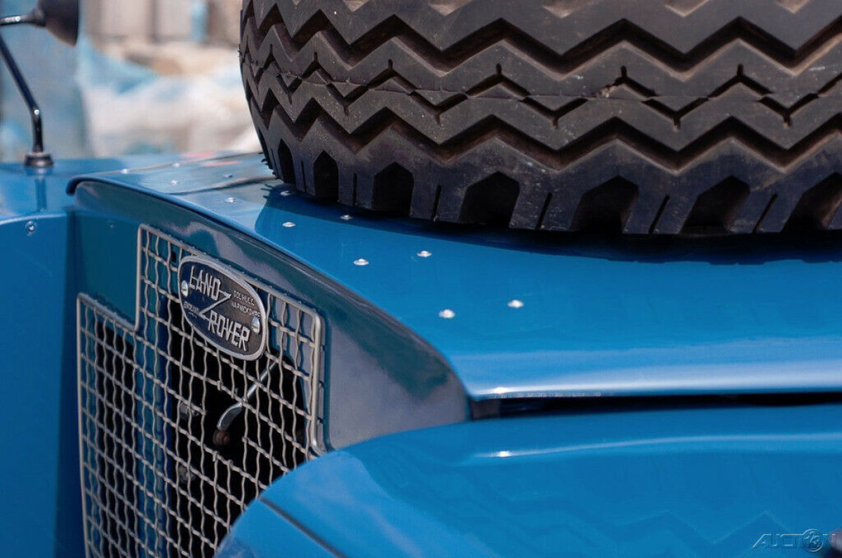 1973 Land Rover Series III Series III 88 Hardtop - photo 7