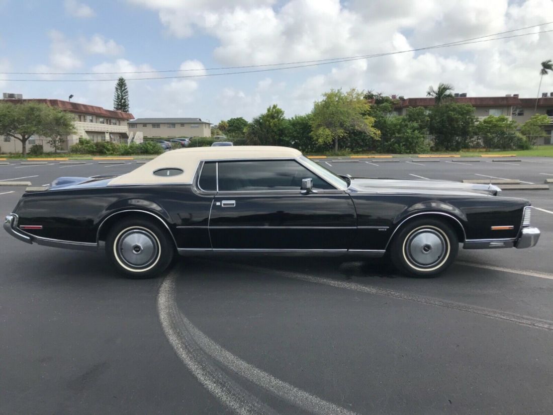 1973 Lincoln continental. Low miles survivor collectors documents 1973 Lincoln Continental Low miles beautiful survivor