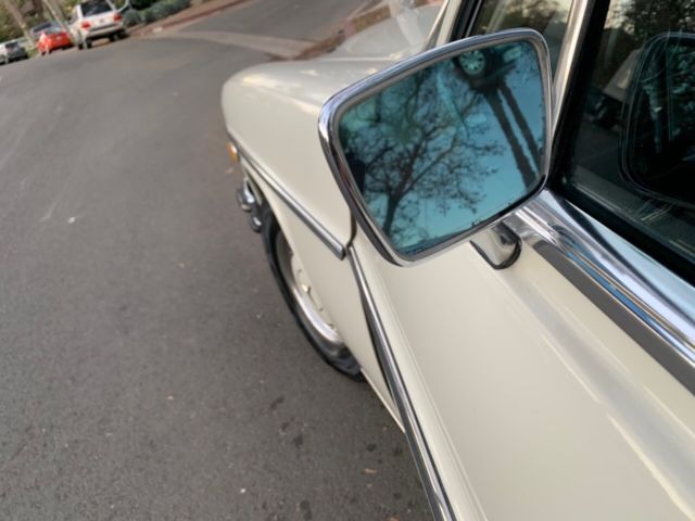 1973 Mercedes-Benz 200-Series - photo 10